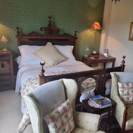 Golborne Manor Bed And Breakfast-2